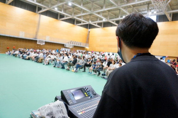 音響を担当した学生の写真