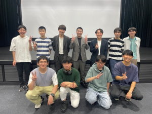 卒業生と学生