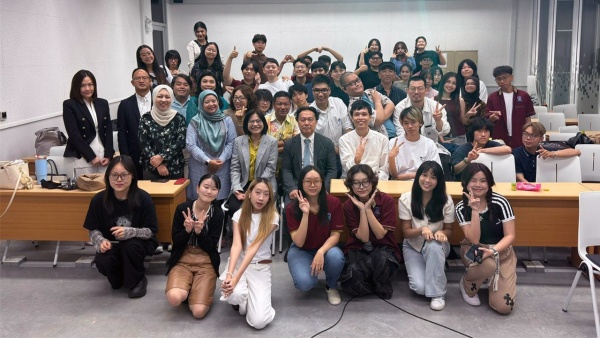 各国の学生との集合写真