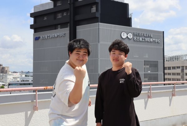内定した学生の写真