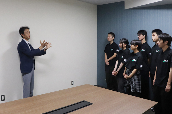 校長から激励のお言葉をいただいている様子