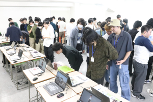 ゲームの試遊やCG作品の展示の様子2
