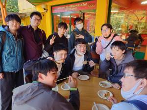 明治村での学生の様子2