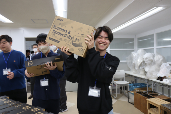 PCをもらった学生1