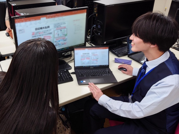 企画を考えている様子