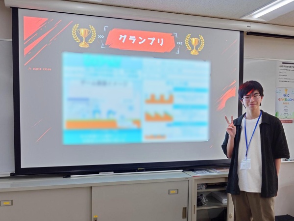 グランプリを受賞した学生の写真