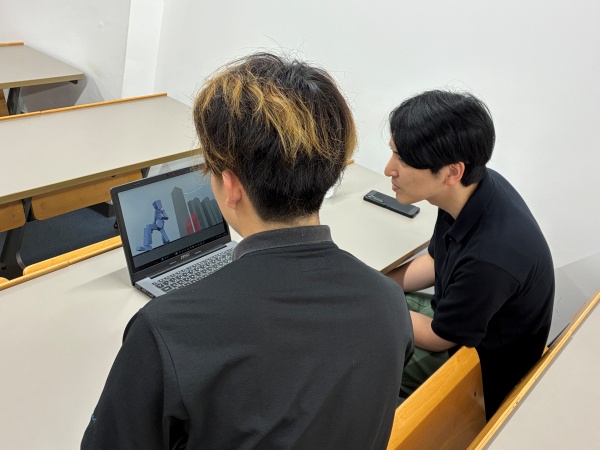 作品添削の様子