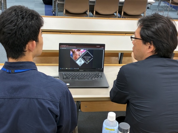 作品添削の様子