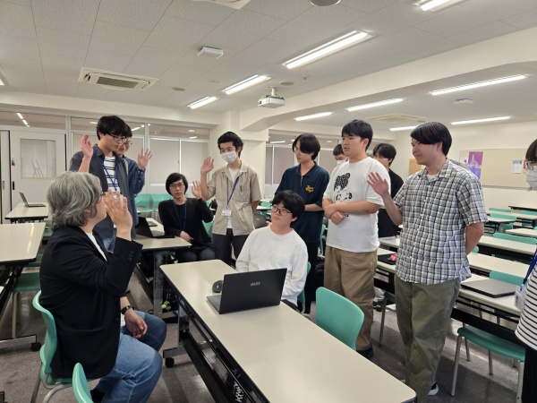 作品フィードバックの様子 2