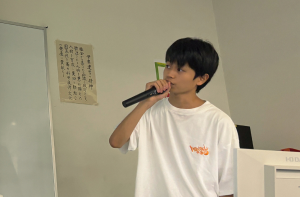 発表中の学生
