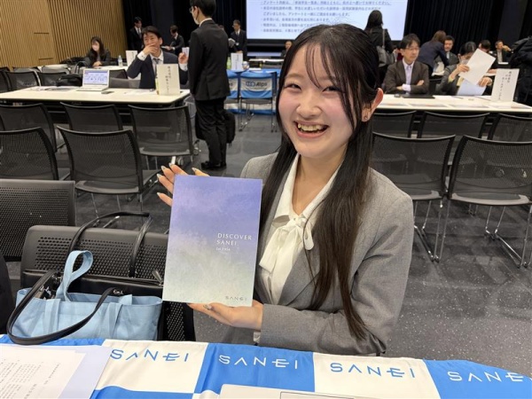 卒業生　原田　美優さんの写真