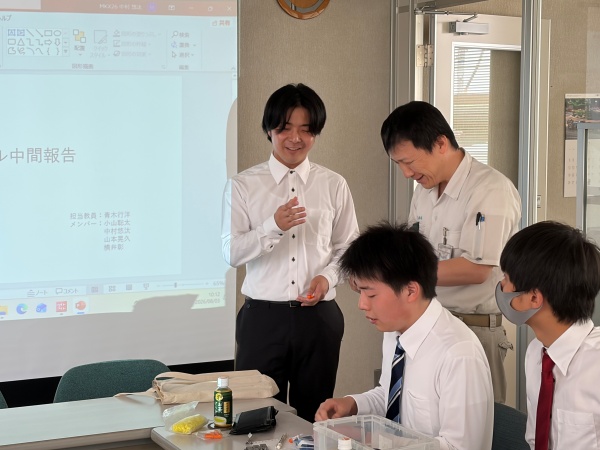 報告会の様子
