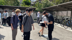 担任による点呼