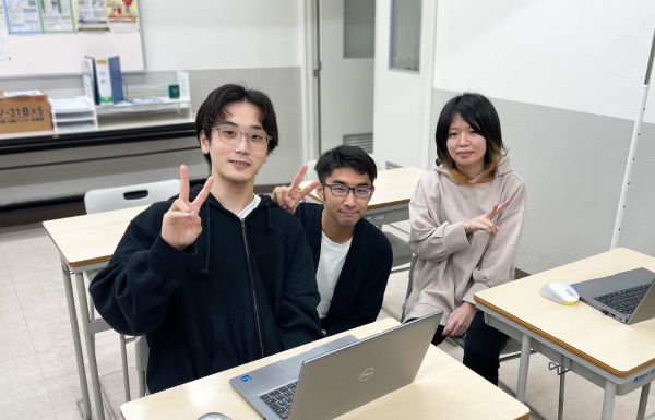安達　翔さん、林　海磨さん、佐藤　由依さんの写真
