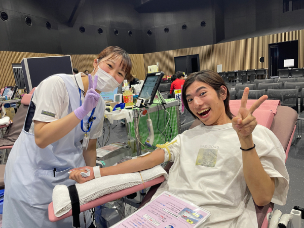 献血に参加した学生2
