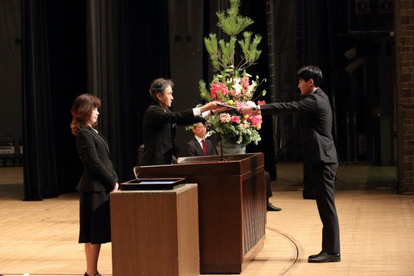 卒業証書授与の代表者